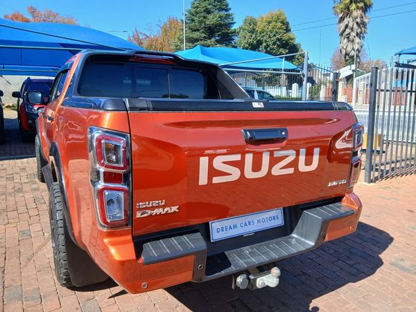 2023-Isuzu-D-Max-30-DDI-V-Cross-HR-Auto-Double-Cab image:5