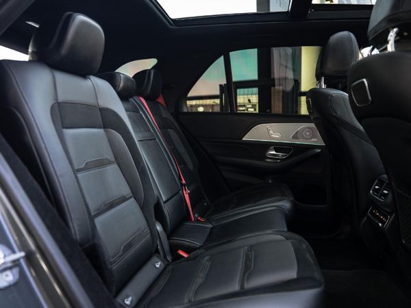 2021-Mercedes-AMG-GLE-63-S-AMG-4Matic image:9