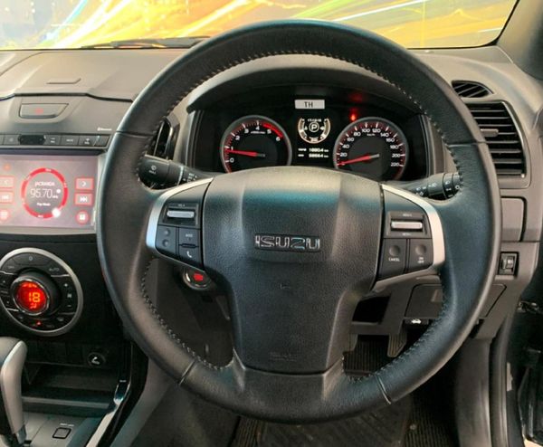 2021-Isuzu-D-Max-300-LX-Auto-Double-Cab image:14
