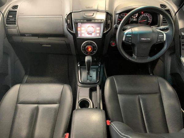 2021-Isuzu-D-Max-300-LX-Auto-Double-Cab image:6