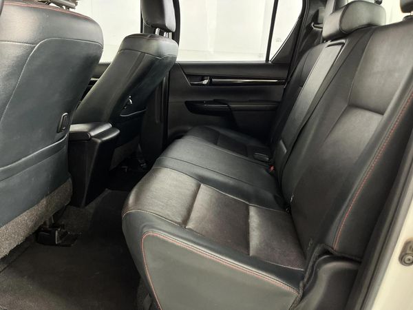 2019-Toyota-Hilux-28-GD-6-GR-S-4x4-Auto-Double-Cab image:3