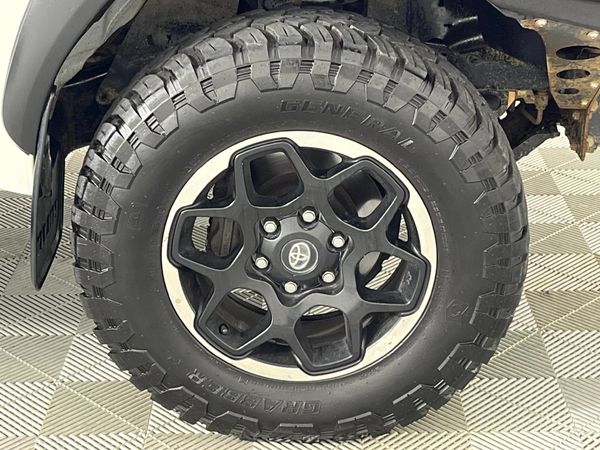 2019-Toyota-Hilux-28-GD-6-GR-S-4x4-Auto-Double-Cab image:4