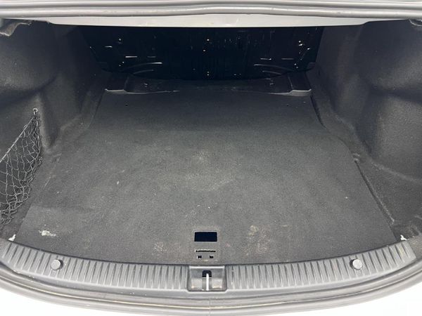 2014-Mercedes-Benz-C-Class-C-180-Auto image:12