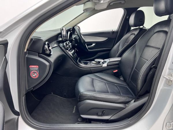 2014-Mercedes-Benz-C-Class-C-180-Auto image:6