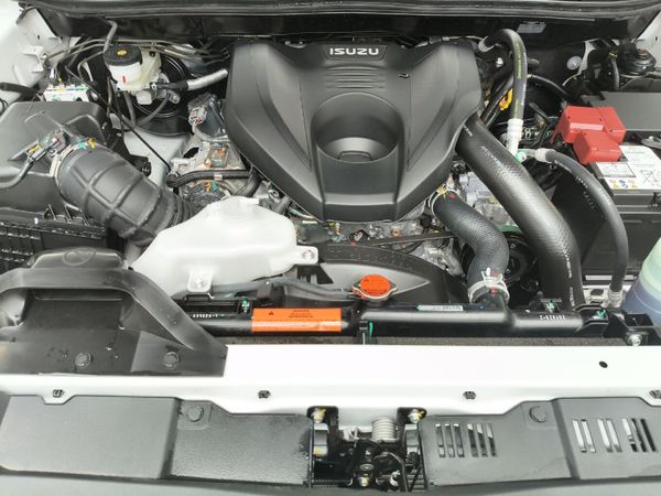 2026-Isuzu-D-Max-30-DDI-LS-4x4-Double-Cab image:8
