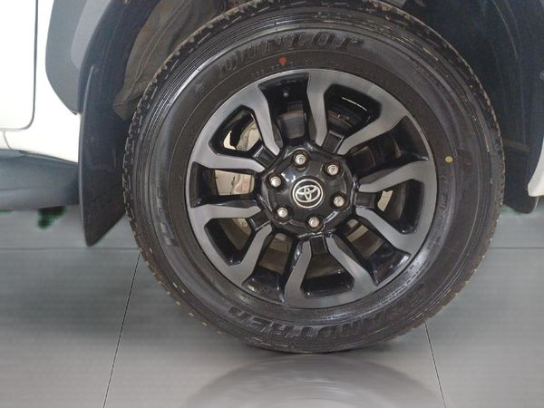 2022-Toyota-Hilux-28-GD-6-Raised-Body-Legend-Extended-Cab image:10