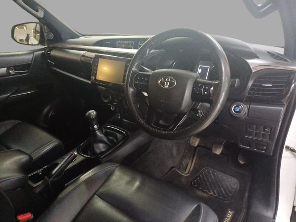 2022-Toyota-Hilux-28-GD-6-Raised-Body-Legend-Extended-Cab image:12