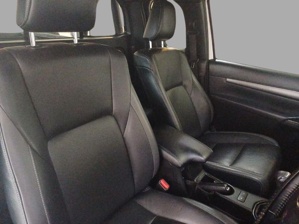 2022-Toyota-Hilux-28-GD-6-Raised-Body-Legend-Extended-Cab image:15