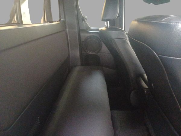 2022-Toyota-Hilux-28-GD-6-Raised-Body-Legend-Extended-Cab image:16