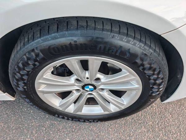 2015-BMW-3-Series-318i-Auto image:14