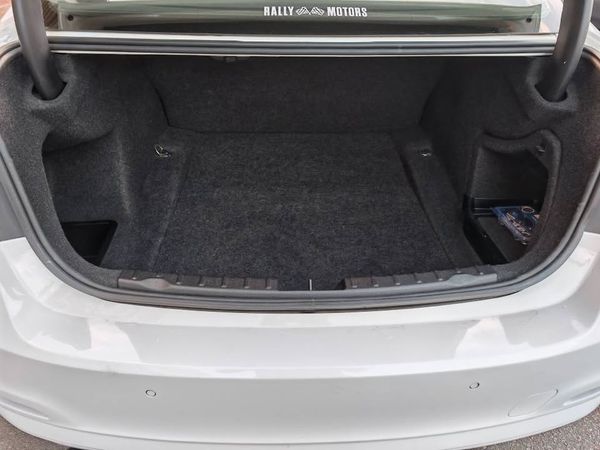 2015-BMW-3-Series-318i-Auto image:15