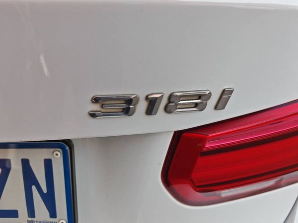 2015-BMW-3-Series-318i-Auto image:16