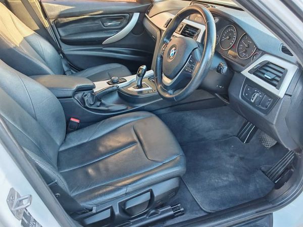 2015-BMW-3-Series-318i-Auto image:5