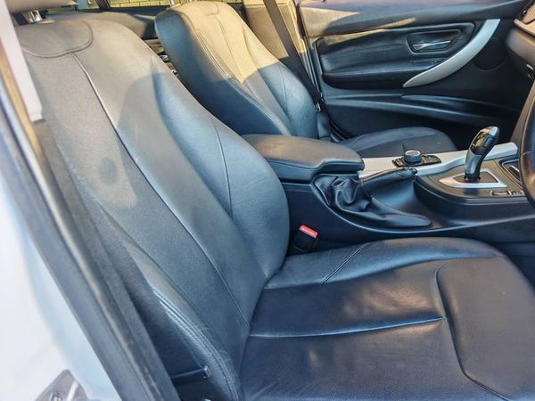 2015-BMW-3-Series-318i-Auto image:6