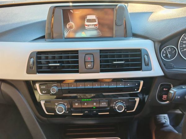 2015-BMW-3-Series-318i-Auto image:7
