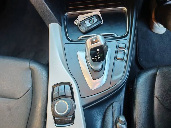 2015-BMW-3-Series-318i-Auto image:8