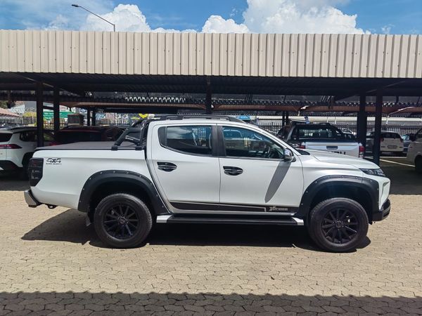 2023-Mitsubishi-Triton-24-Di-Dc-Xtreme-4x4-Auto-Double-Cab image:3