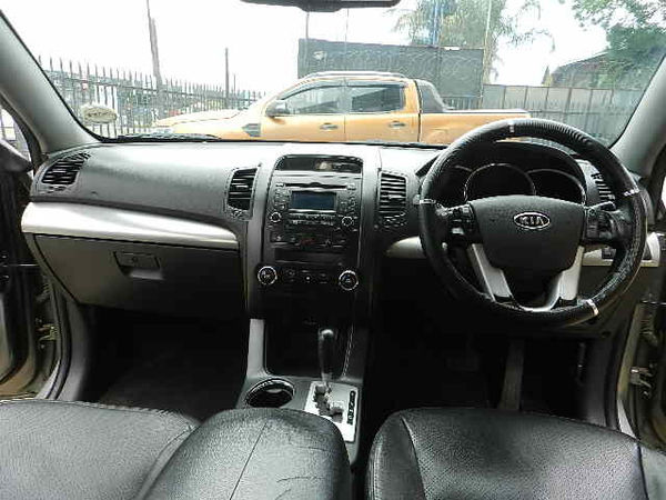 2012-Kia-Sorento-35-Auto image:12