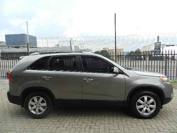 2012-Kia-Sorento-35-Auto image:6