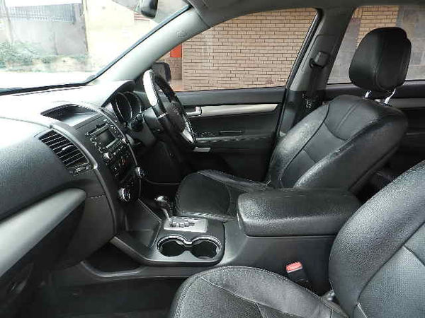 2012-Kia-Sorento-35-Auto image:8
