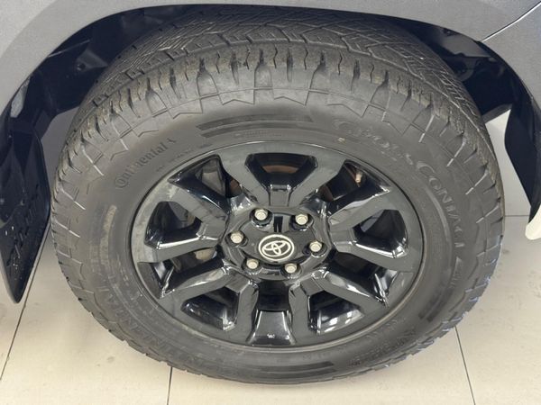 2025-Toyota-Hilux-28-GD-6-RB-Legend-RS-4x4-Double-Cab-Auto-mhev image:18