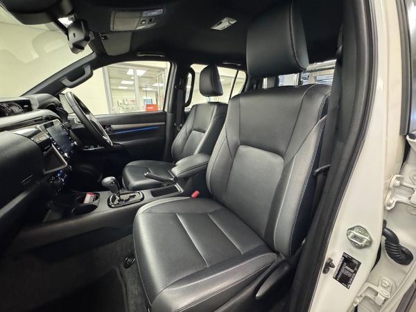 2025-Toyota-Hilux-28-GD-6-RB-Legend-RS-4x4-Double-Cab-Auto-mhev image:6