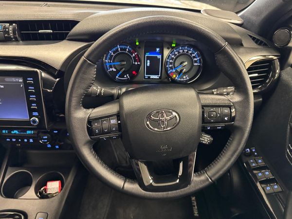 2025-Toyota-Hilux-28-GD-6-RB-Legend-RS-4x4-Double-Cab-Auto-mhev image:7
