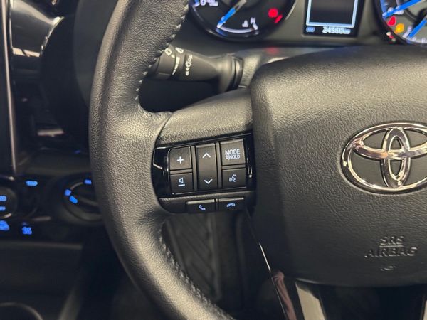 2025-Toyota-Hilux-28-GD-6-RB-Legend-RS-4x4-Double-Cab-Auto-mhev image:8