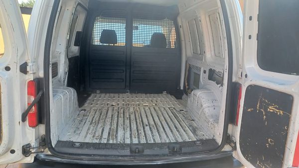 2014-Volkswagen-Caddy-16i-75kW-Panel-Van image:9