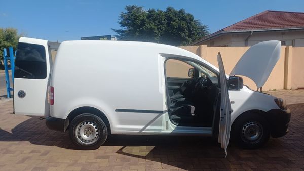2014-Volkswagen-Caddy-16i-75kW-Panel-Van image:5