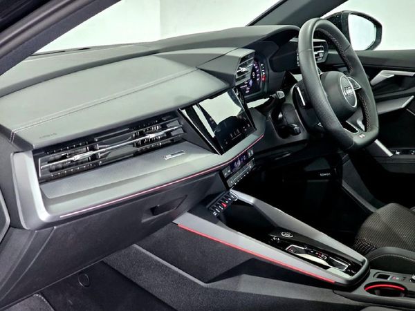 2025-Audi-A3-Sportback-35-TFSI-Auto image:16