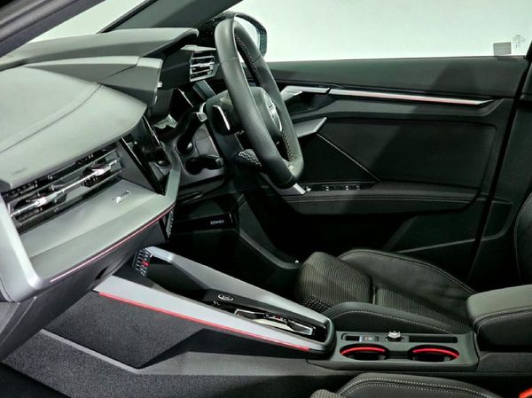 2025-Audi-A3-Sportback-35-TFSI-Auto image:24