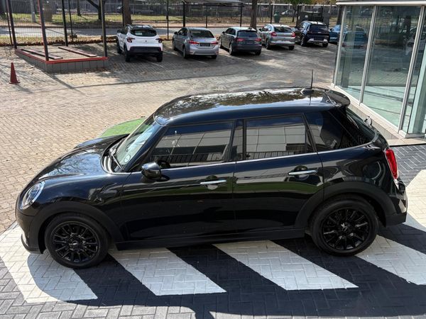 2023-MINI-Hatch-One-15T-5-dr-Auto image:5