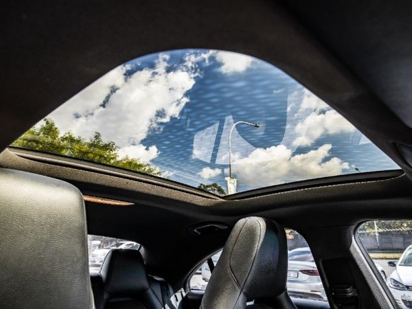 2018-Mercedes-Benz-CLA-200 image:21