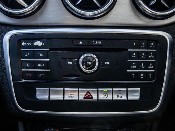 2018-Mercedes-Benz-CLA-200 image:8