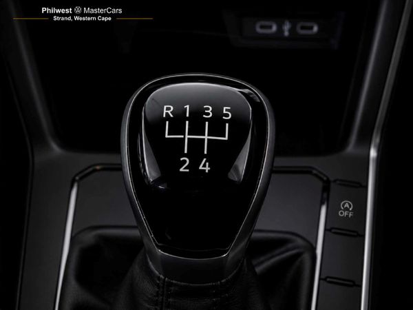 2025-Volkswagen-Polo-10-TSI-Life image:8