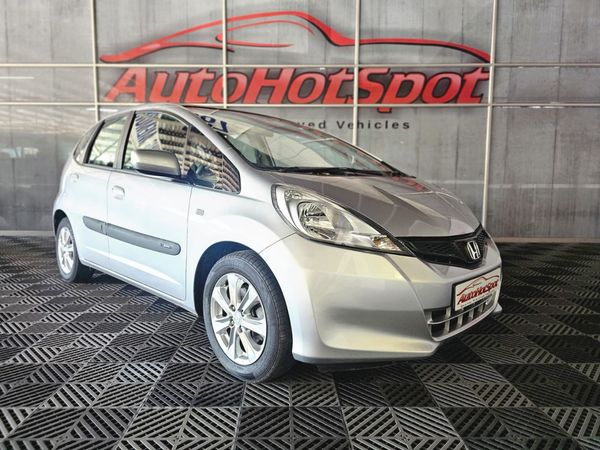2011-Honda-Jazz-13-Comfort-Auto image:1