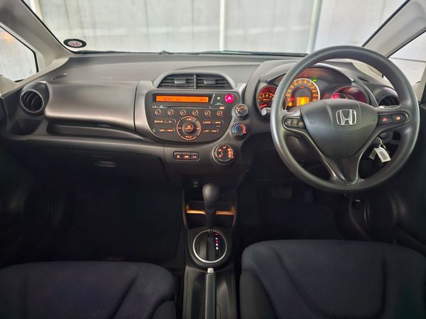 2011-Honda-Jazz-13-Comfort-Auto image:5