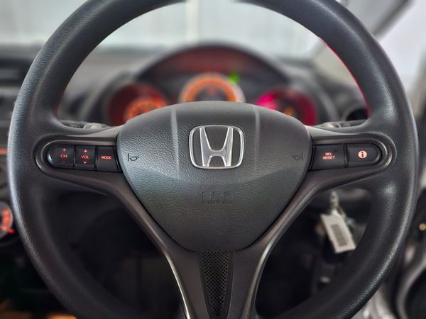 2011-Honda-Jazz-13-Comfort-Auto image:7