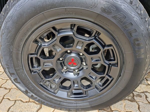 2025-Mitsubishi-Triton-24-Di-Dc-Xtreme-4x4-Auto-Double-Cab image:12