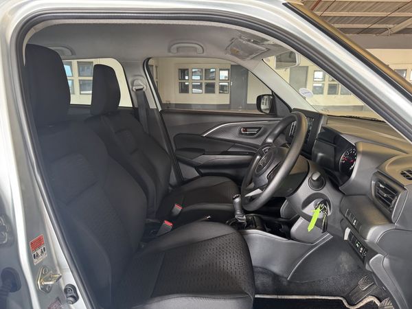 2026-Suzuki-Swift-12-GL image:10
