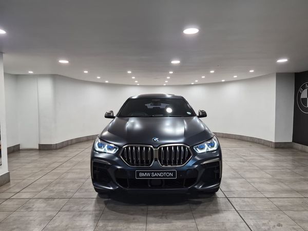 2022-BMW-X6-M50i image:1
