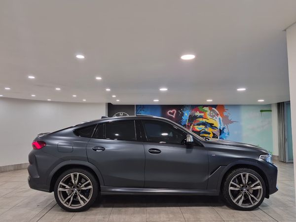 2022-BMW-X6-M50i image:2