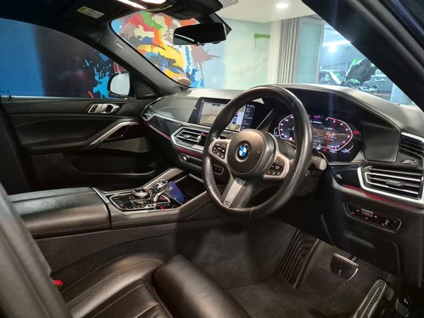 2022-BMW-X6-M50i image:4