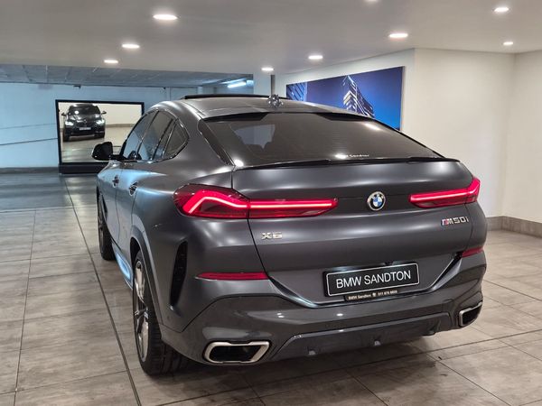 2022-BMW-X6-M50i image:6