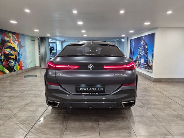 2022-BMW-X6-M50i image:7