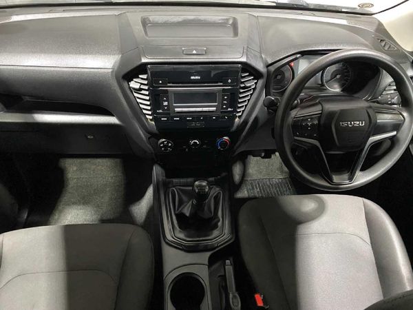 2025-Isuzu-D-Max-19-DDI-HR-L-4x4-Single-Cab image:12