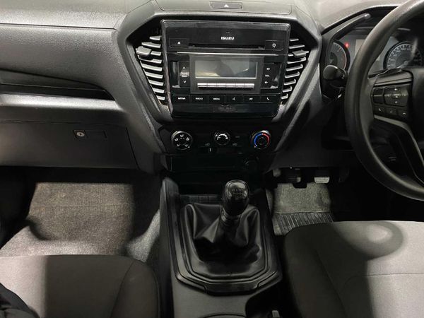 2025-Isuzu-D-Max-19-DDI-HR-L-4x4-Single-Cab image:16