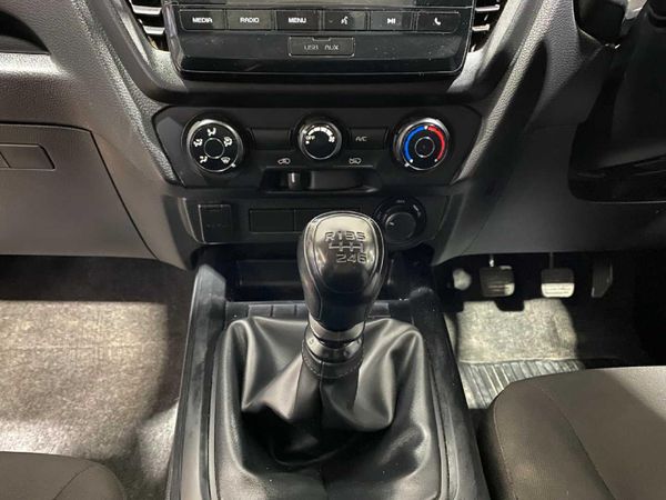 2025-Isuzu-D-Max-19-DDI-HR-L-4x4-Single-Cab image:17