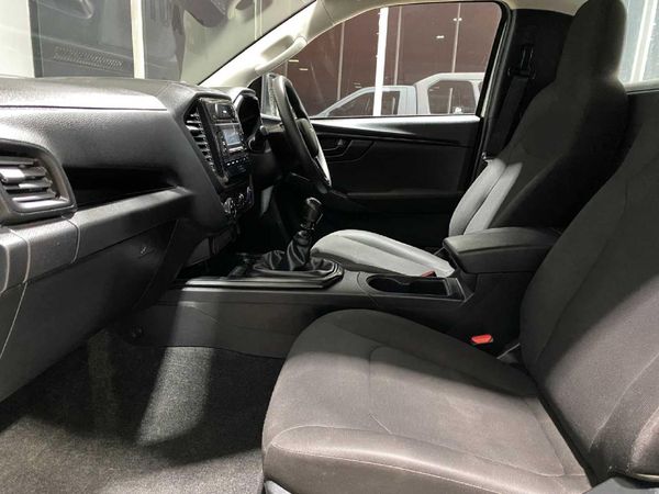 2025-Isuzu-D-Max-19-DDI-HR-L-4x4-Single-Cab image:7